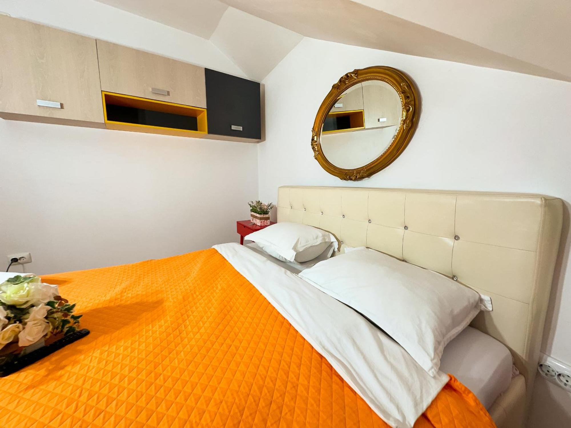 Millenium Apartment Central Craiova Buitenkant foto
